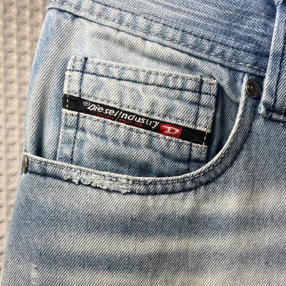 Diesel Men's Faded Blue Straight Jeans - Picture 3 of 12